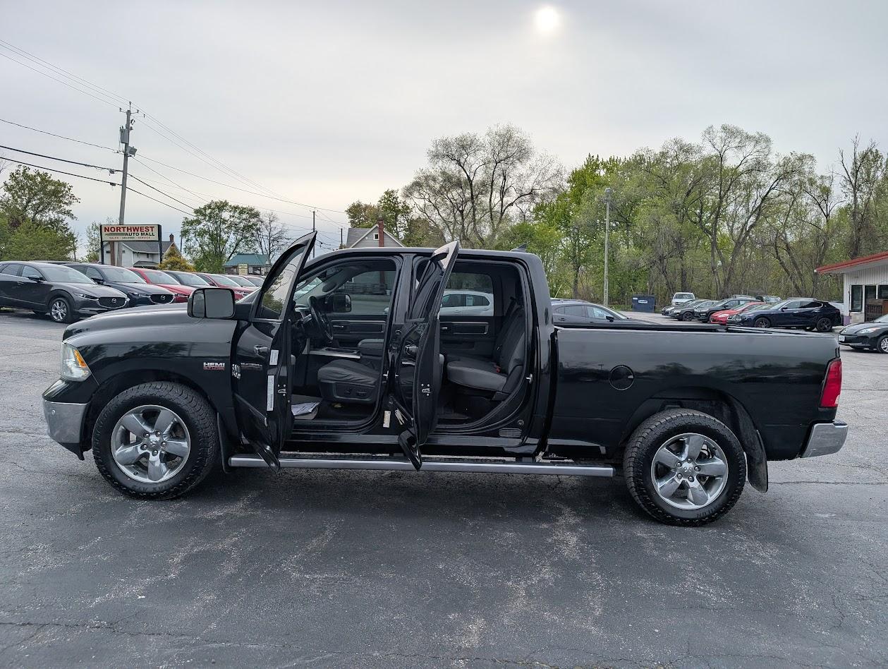 RAM 1500 Big Horn Crew Cab LWB 4WD 2016