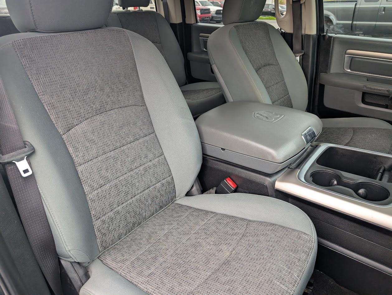 RAM 1500 Big Horn Crew Cab LWB 4WD 2016