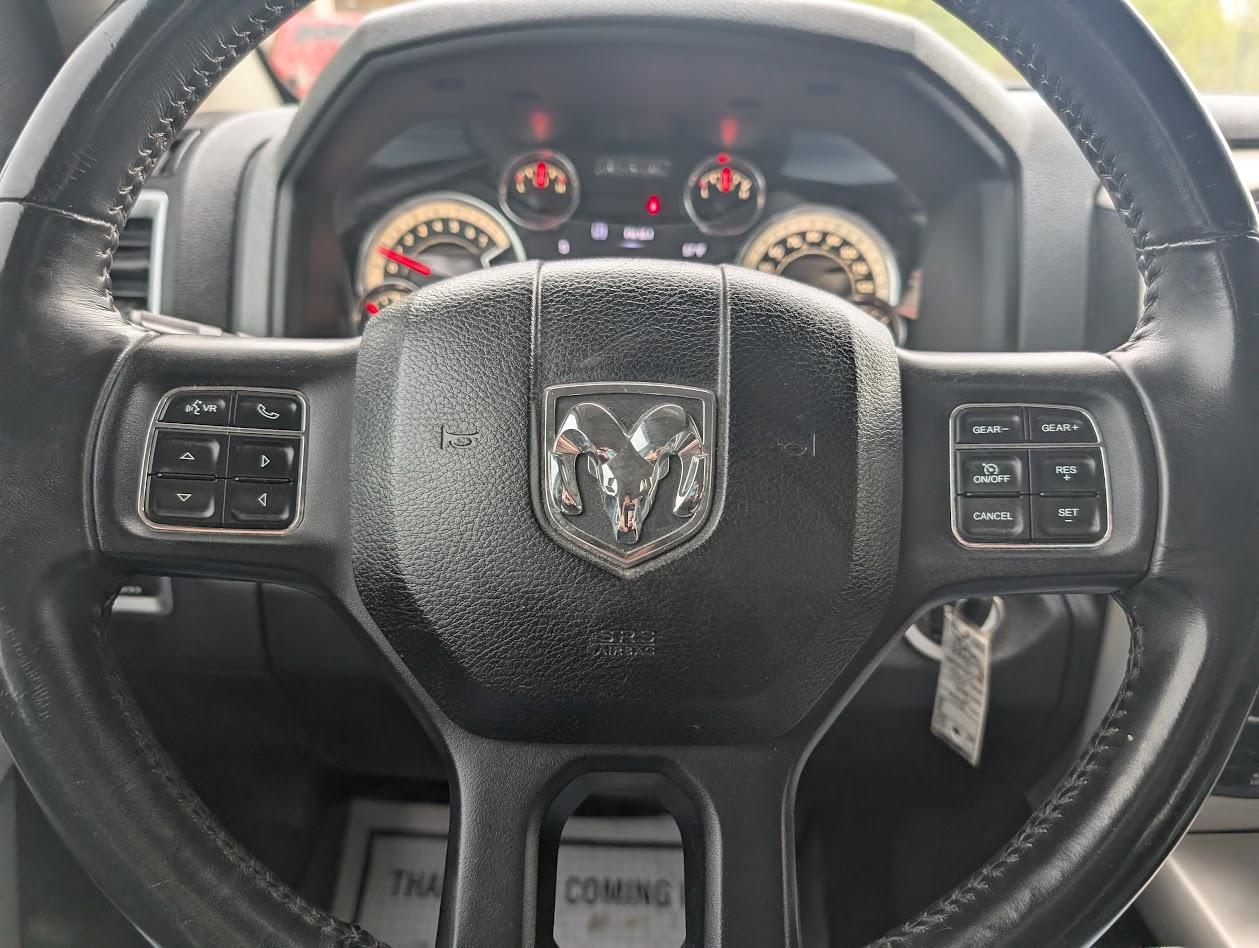 RAM 1500 Big Horn Crew Cab LWB 4WD 2016