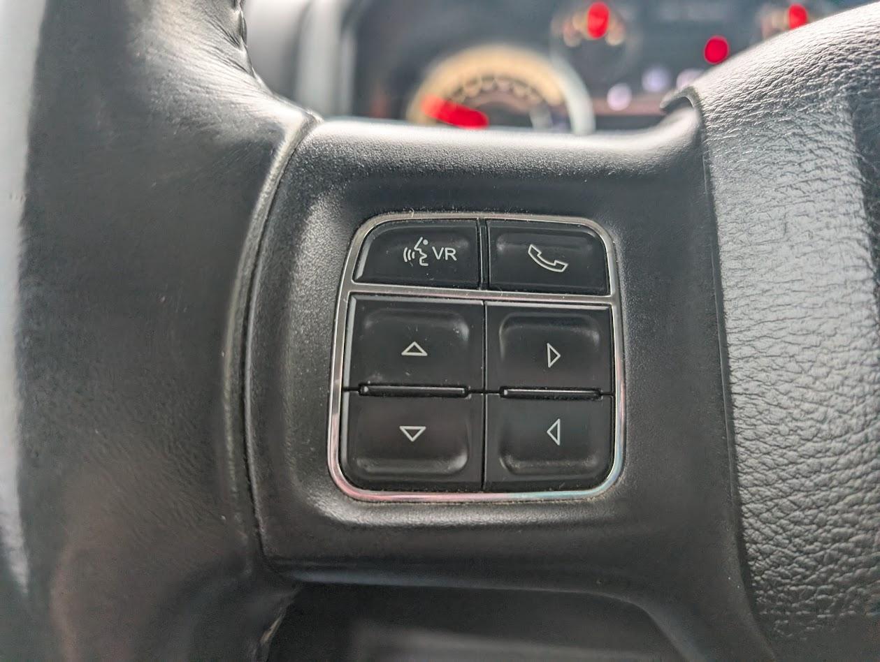 RAM 1500 Big Horn Crew Cab LWB 4WD 2016