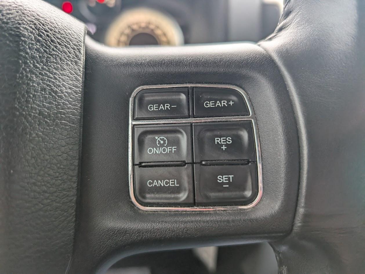 RAM 1500 Big Horn Crew Cab LWB 4WD 2016