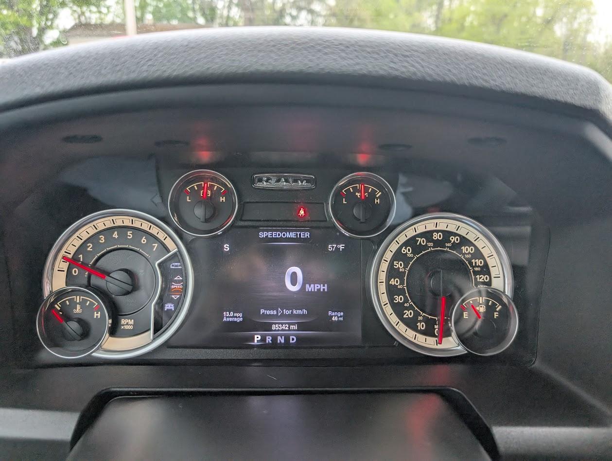 RAM 1500 Big Horn Crew Cab LWB 4WD 2016