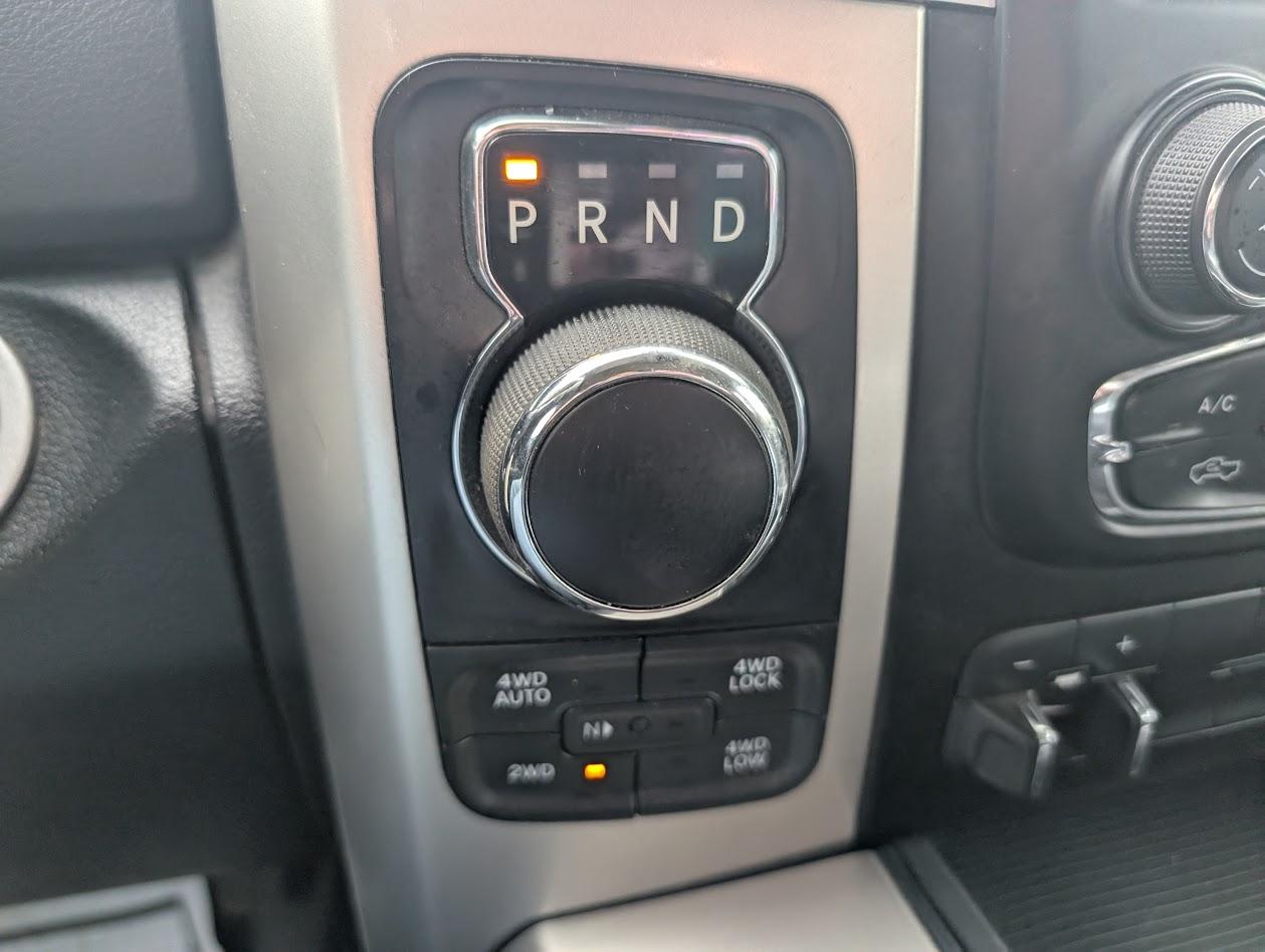 RAM 1500 Big Horn Crew Cab LWB 4WD 2016