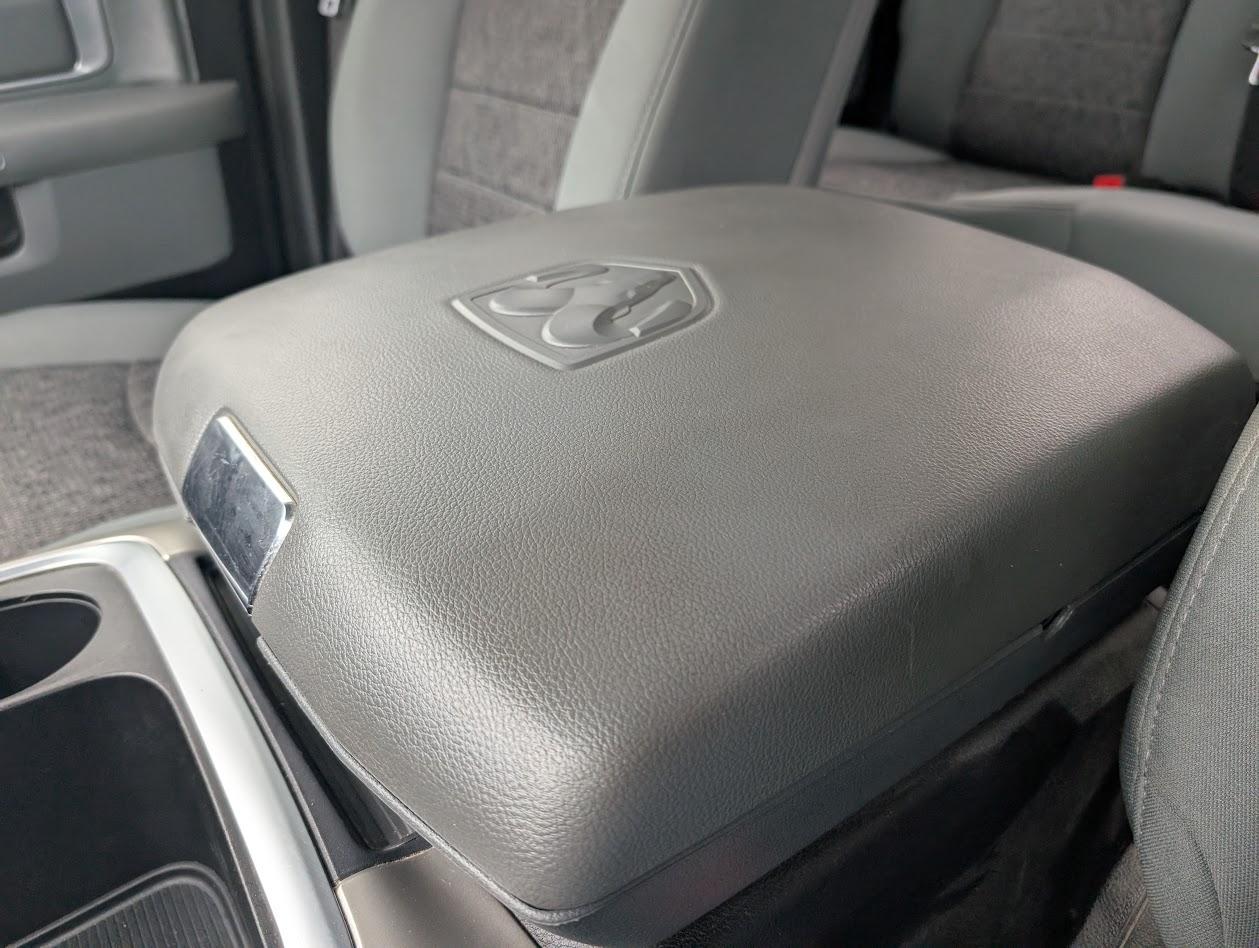 RAM 1500 Big Horn Crew Cab LWB 4WD 2016