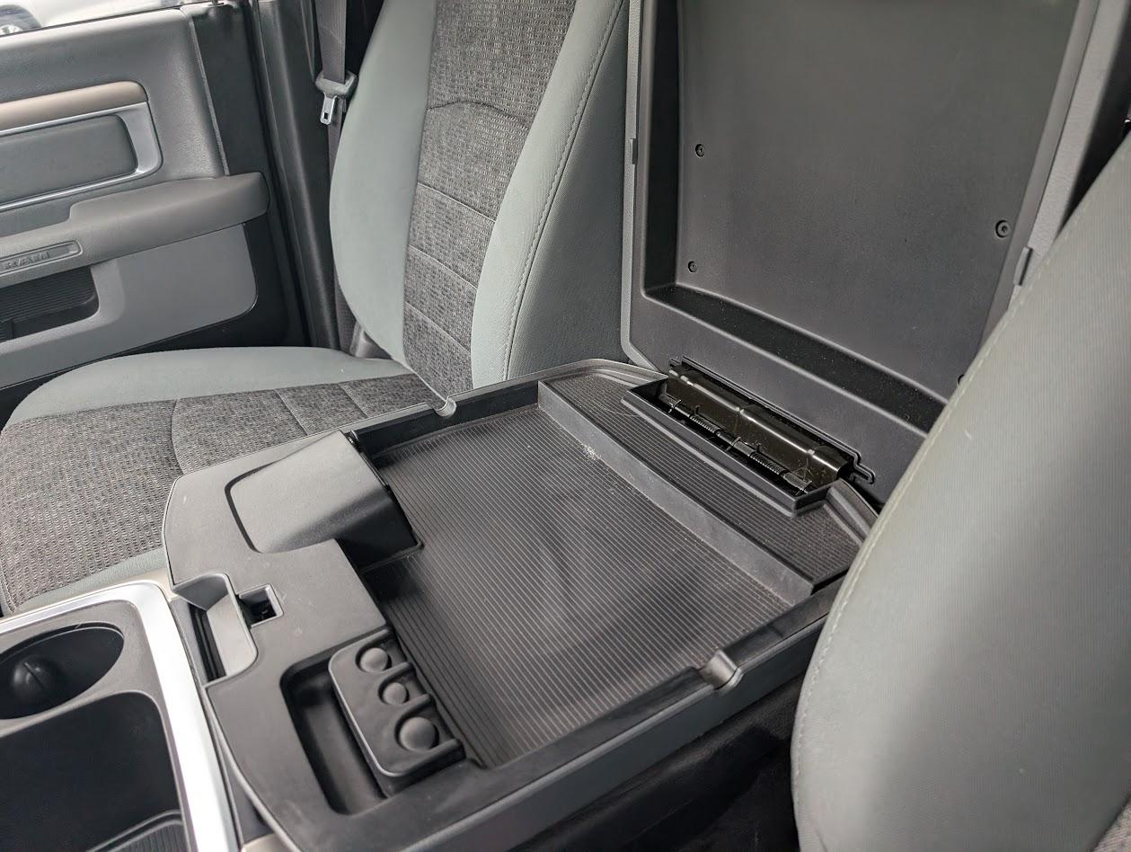 RAM 1500 Big Horn Crew Cab LWB 4WD 2016