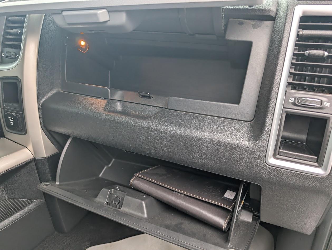 RAM 1500 Big Horn Crew Cab LWB 4WD 2016