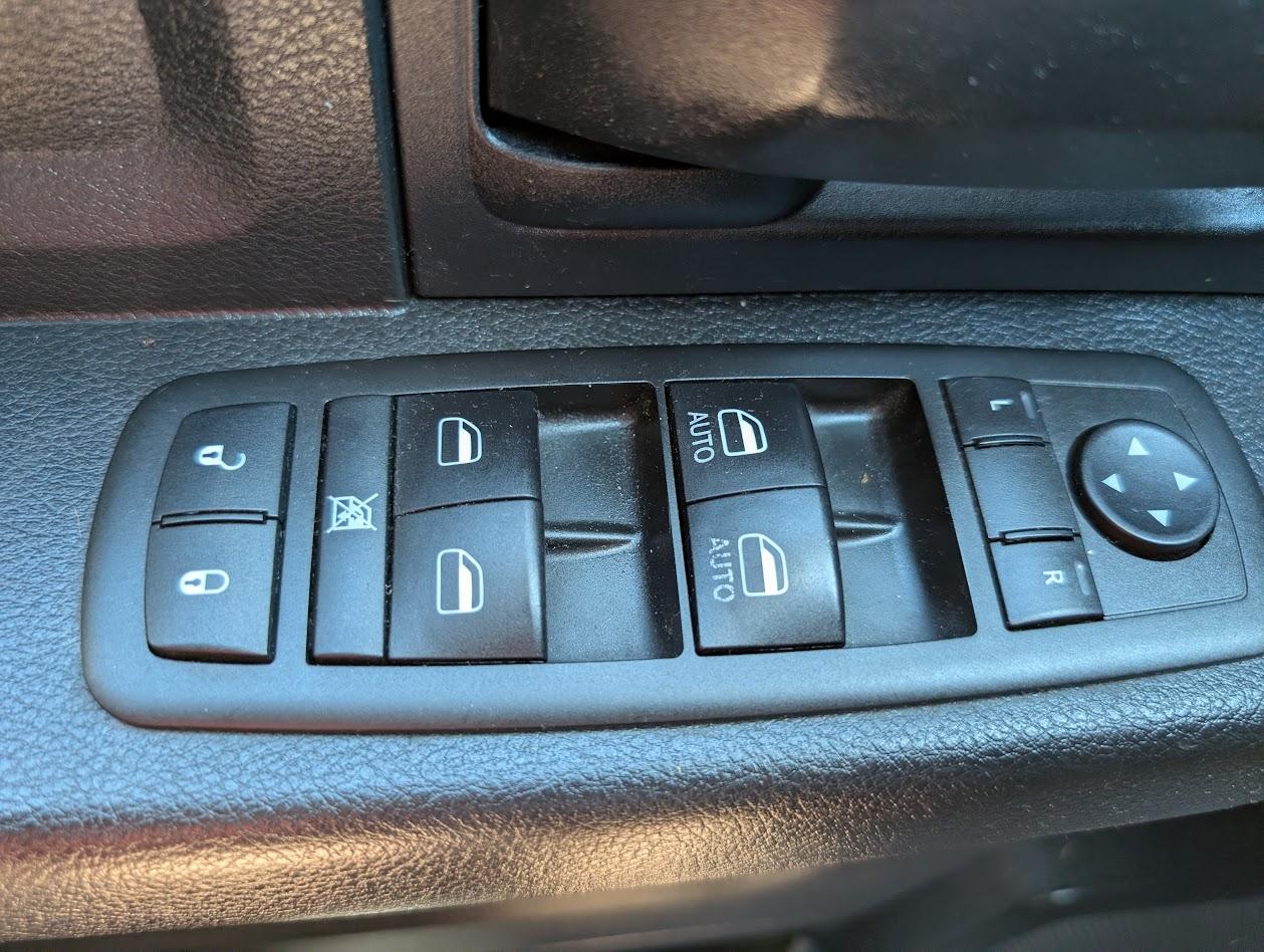 RAM 1500 Tradesman Quad Cab 4WD 2014