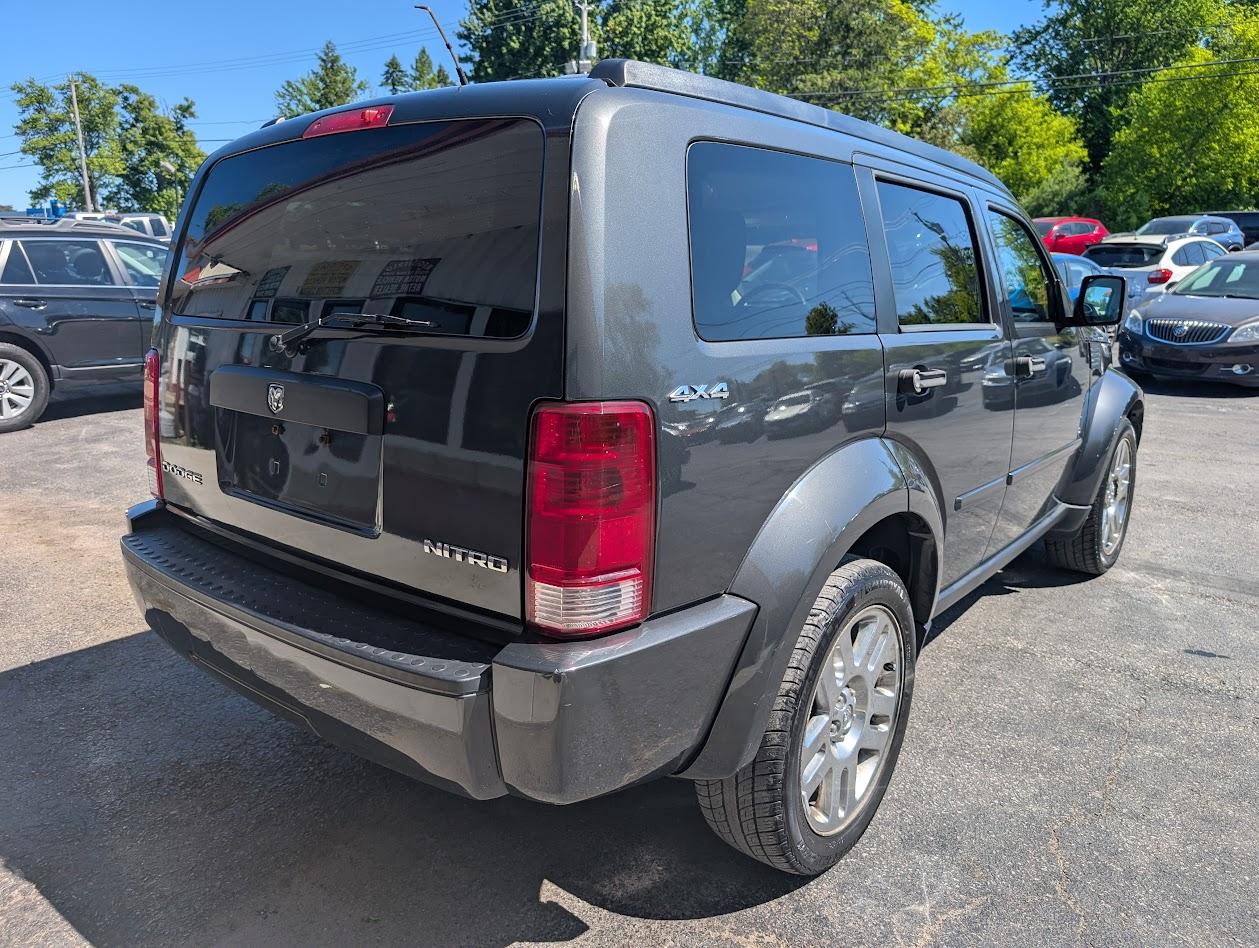 Dodge Nitro SE 4WD 2010