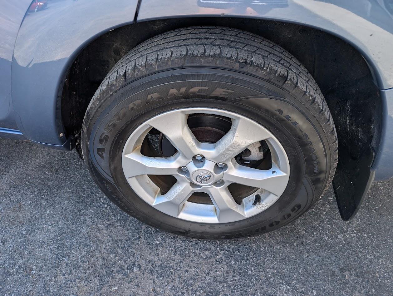 Toyota RAV4 Limited I4 4WD 2010