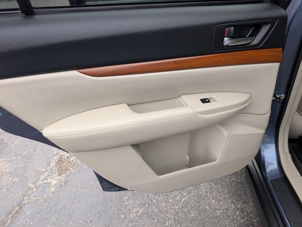 Subaru Outback 2.5i Limited 2014