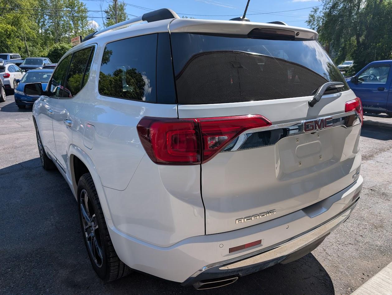 GMC Acadia Denali AWD 2017