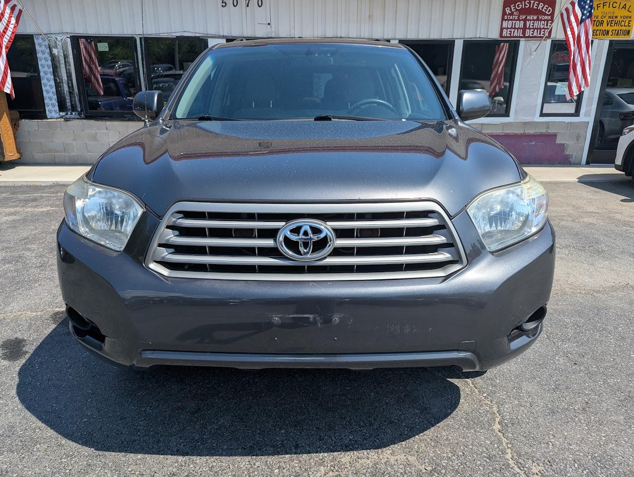 Toyota Highlander Base 4WD 2010