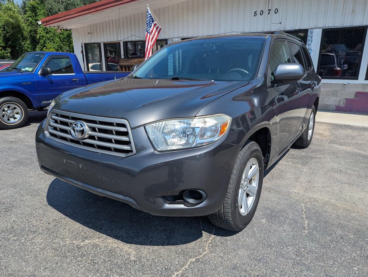 Toyota Highlander Base 4WD 2010