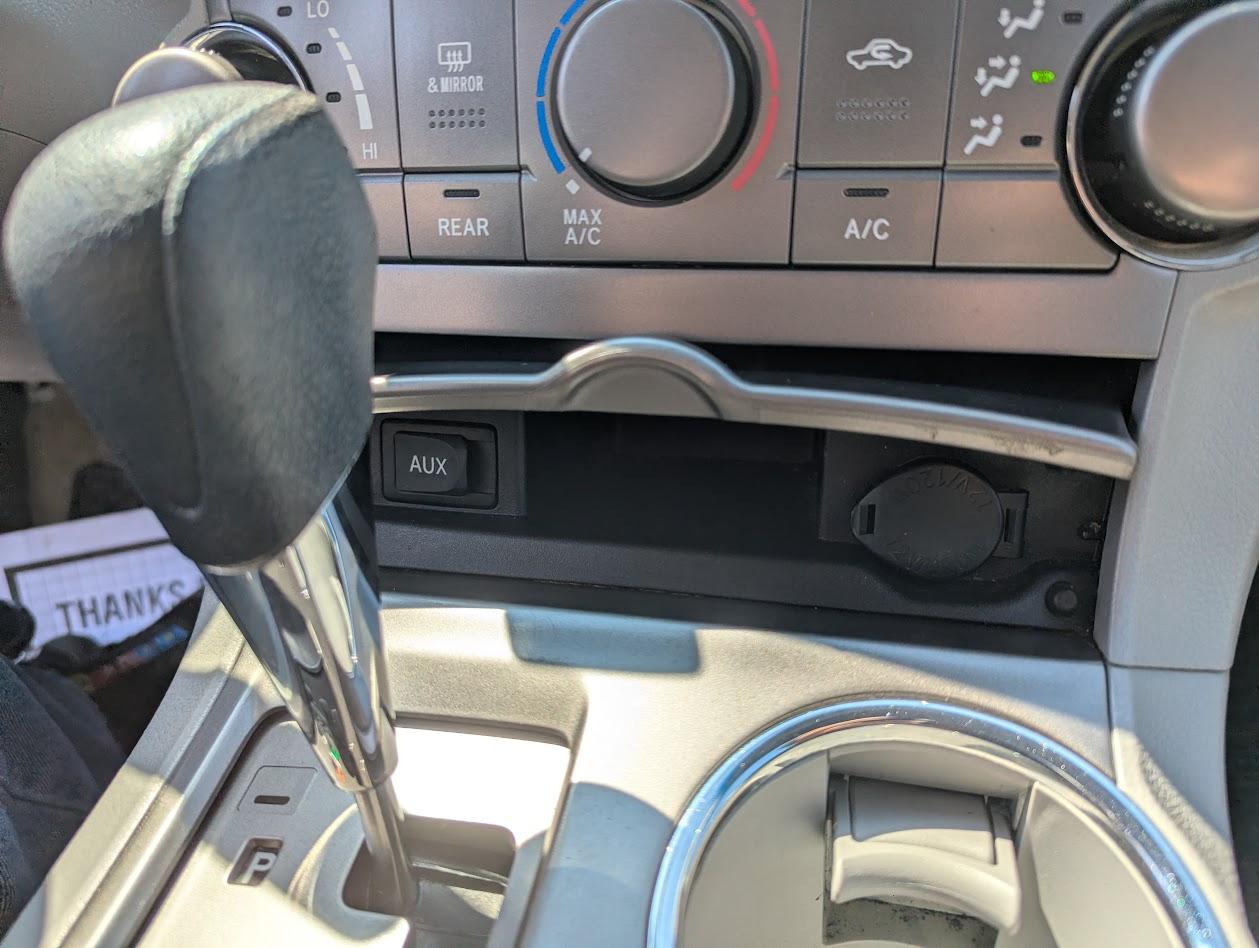 Toyota Highlander Base 4WD 2010