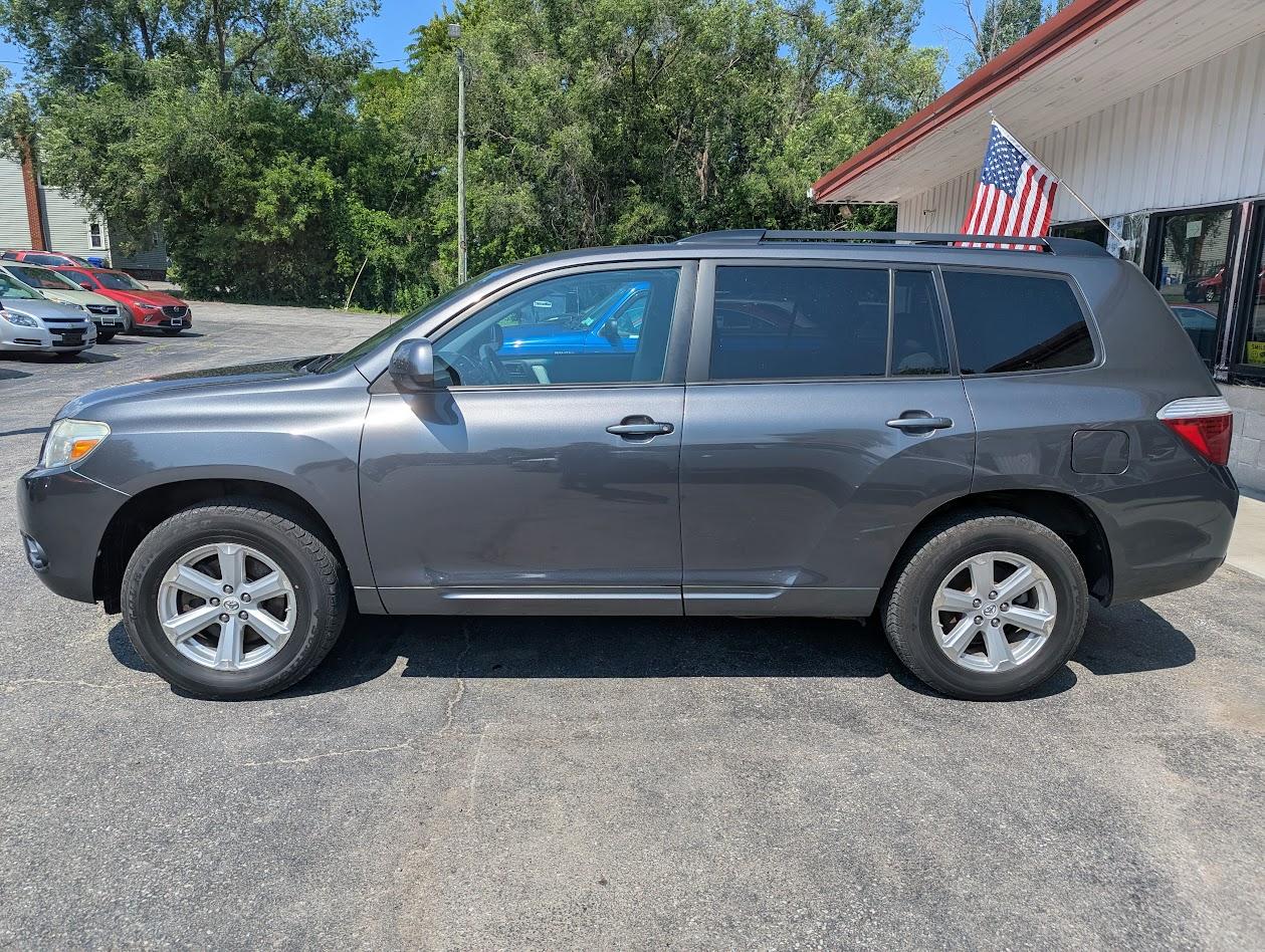 Toyota Highlander Base 4WD 2010