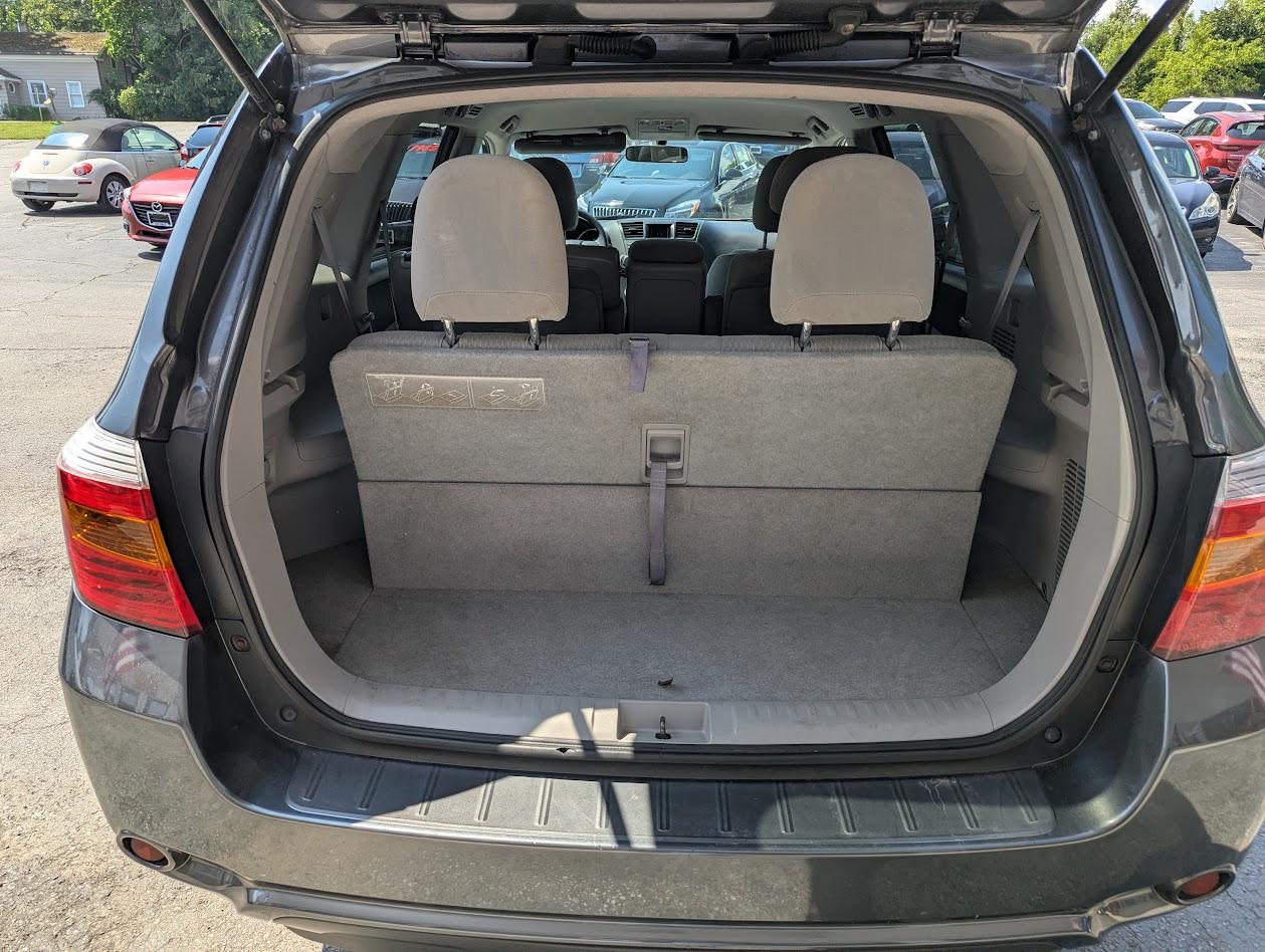 Toyota Highlander Base 4WD 2010