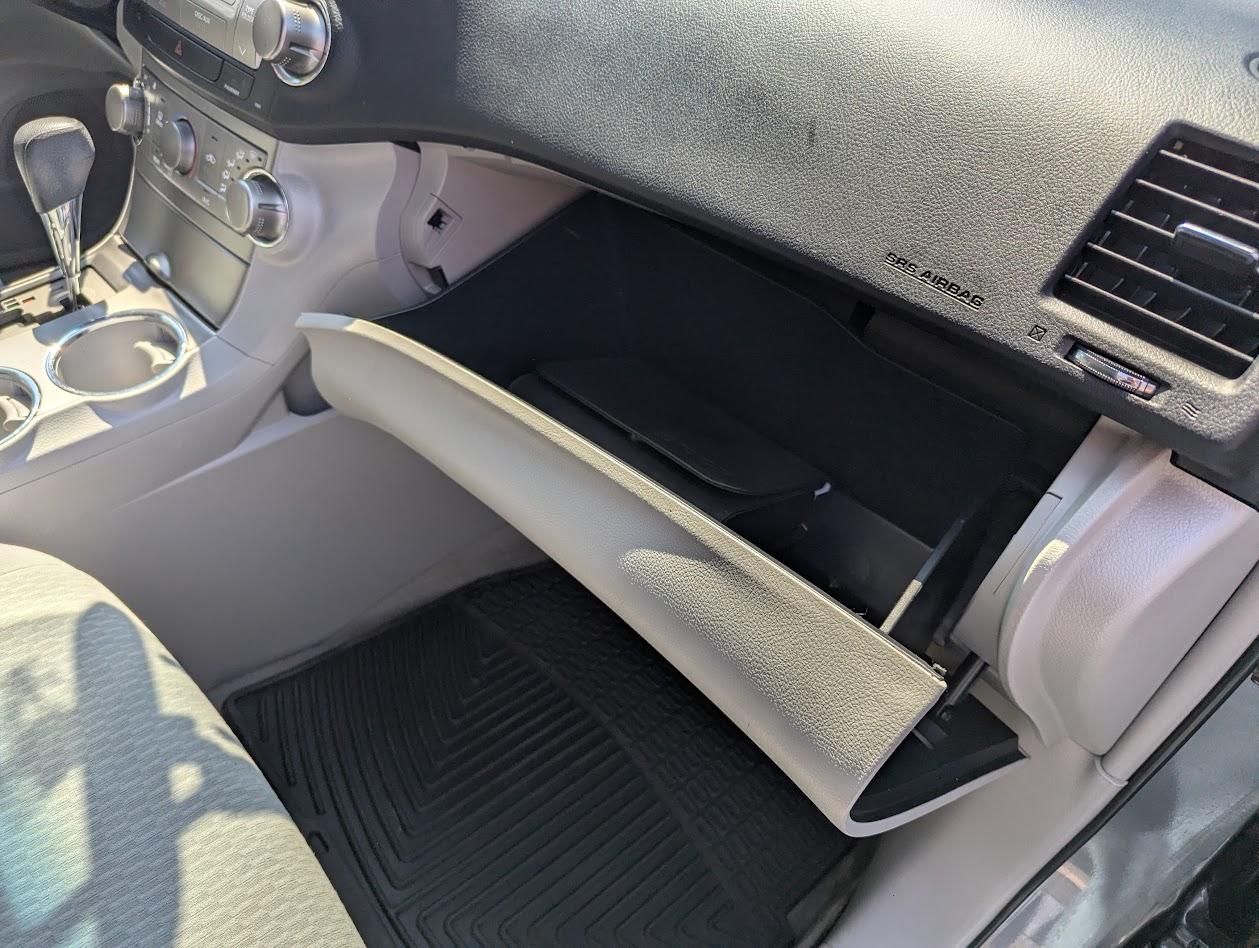 Toyota Highlander Base 4WD 2010