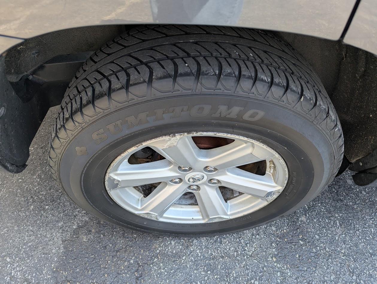 Toyota Highlander Base 4WD 2010