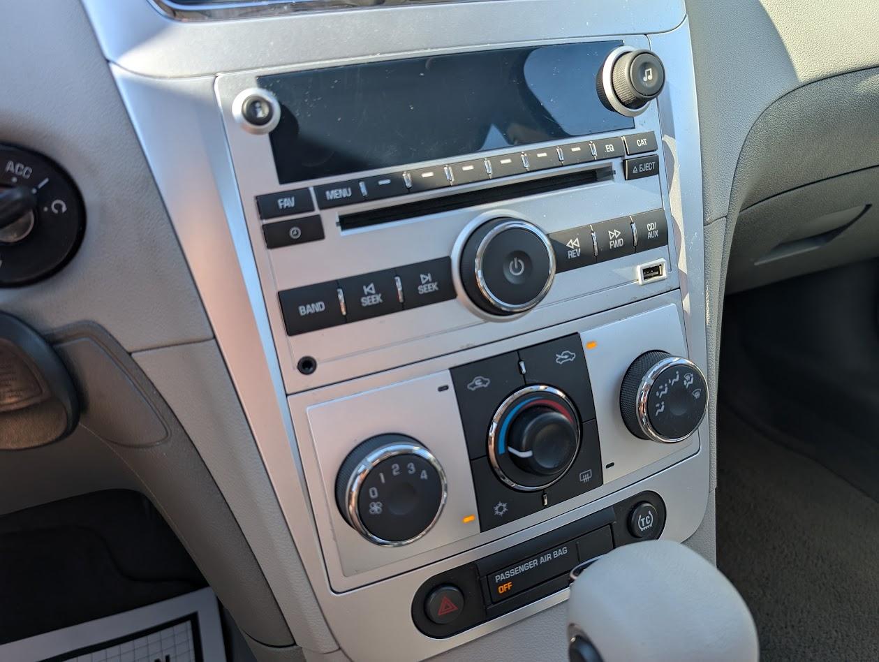 Chevrolet Malibu 1LT 2011