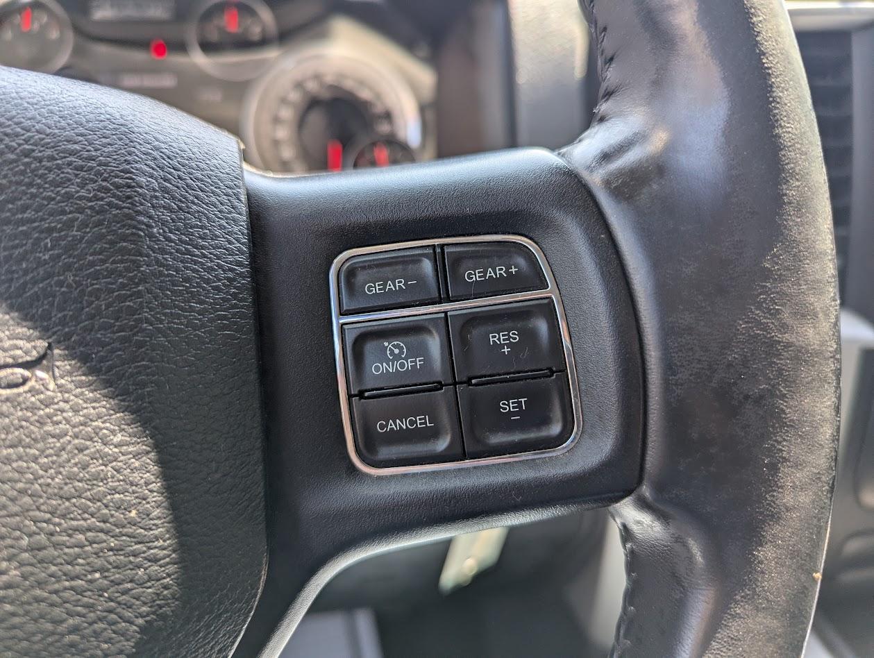 RAM 1500 SLT Crew Cab SWB 4WD 2014