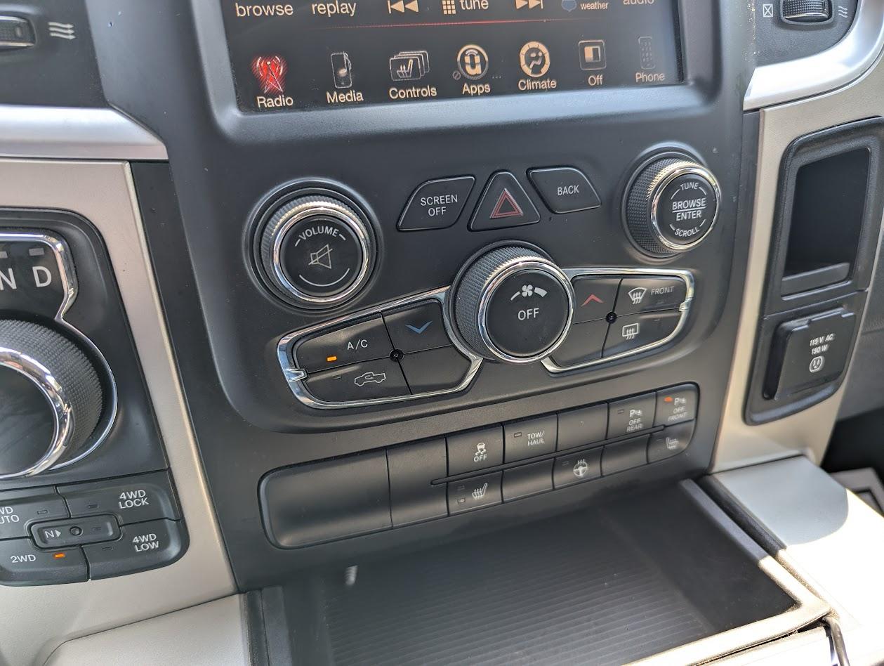RAM 1500 SLT Crew Cab SWB 4WD 2014