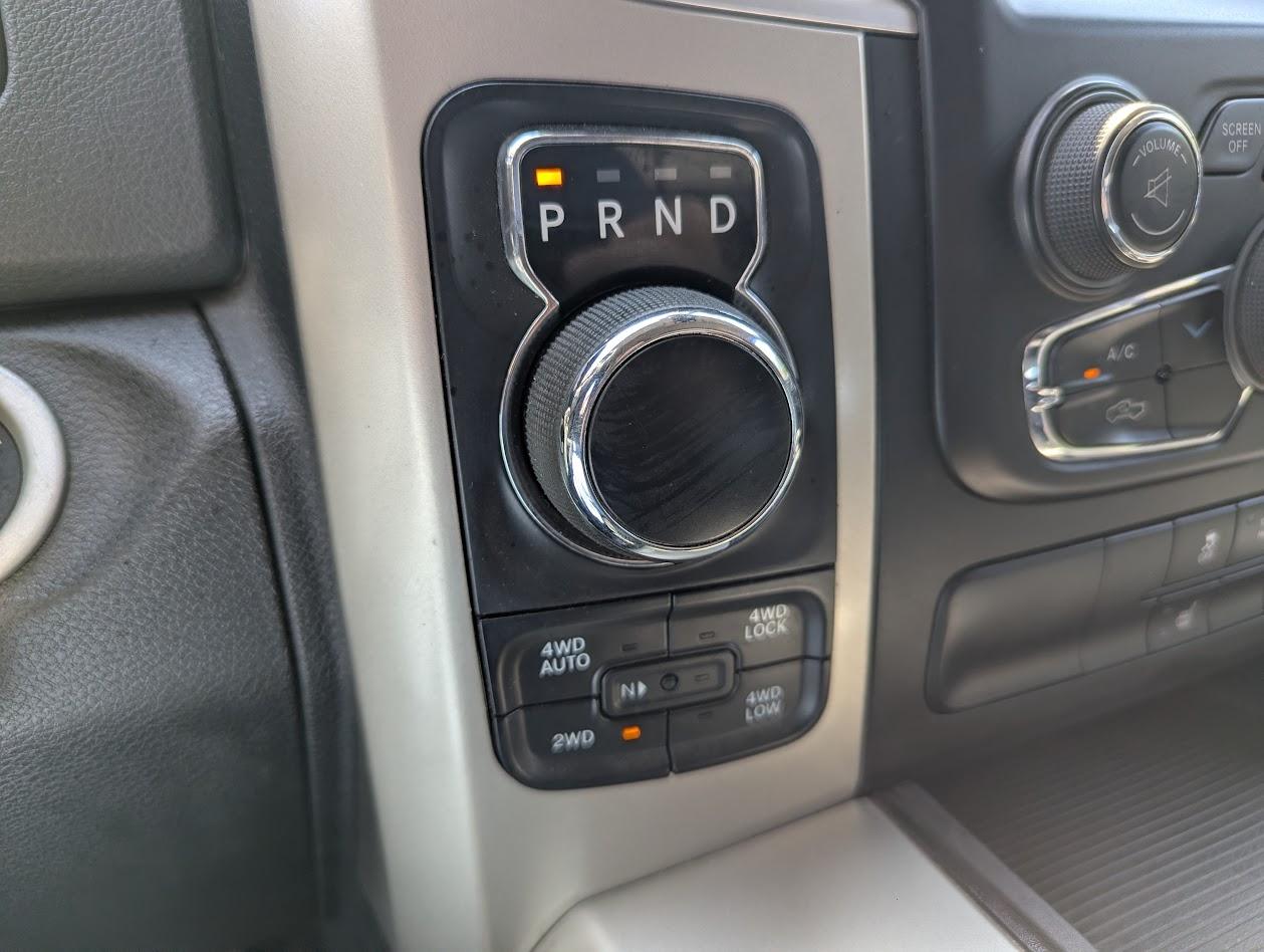 RAM 1500 SLT Crew Cab SWB 4WD 2014