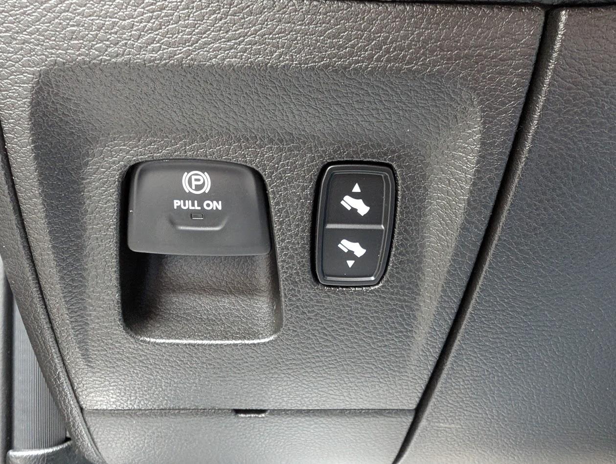 RAM 1500 Big Horn Crew Cab SWB 4WD 2019