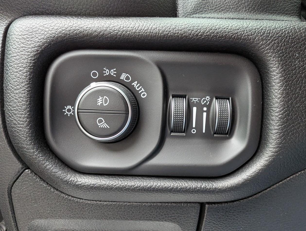 RAM 1500 Big Horn Crew Cab SWB 4WD 2019