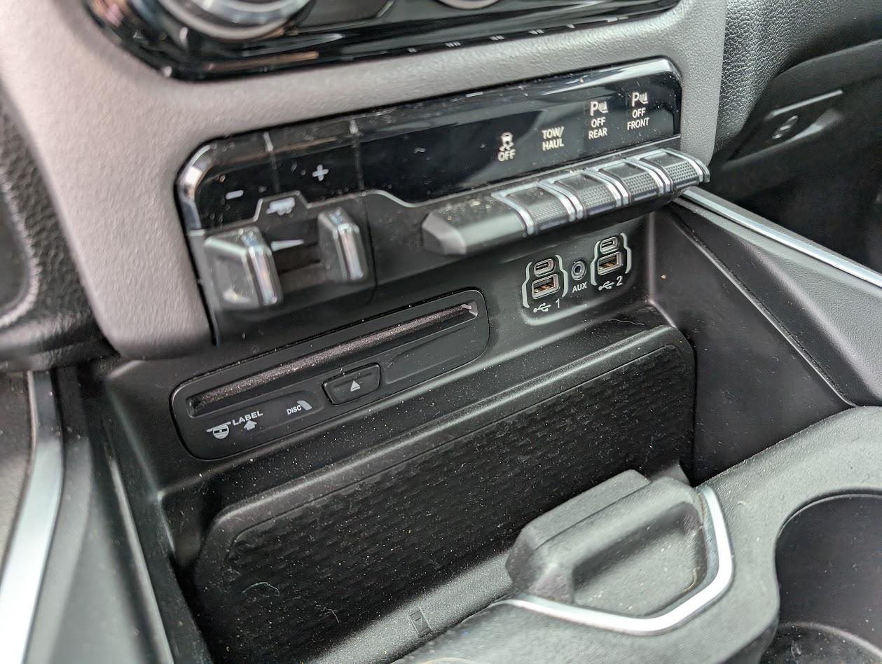 RAM 1500 Big Horn Crew Cab SWB 4WD 2019