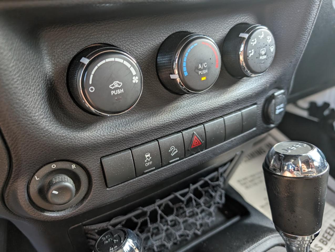 Jeep Wrangler Unlimited Sport 4WD 2015