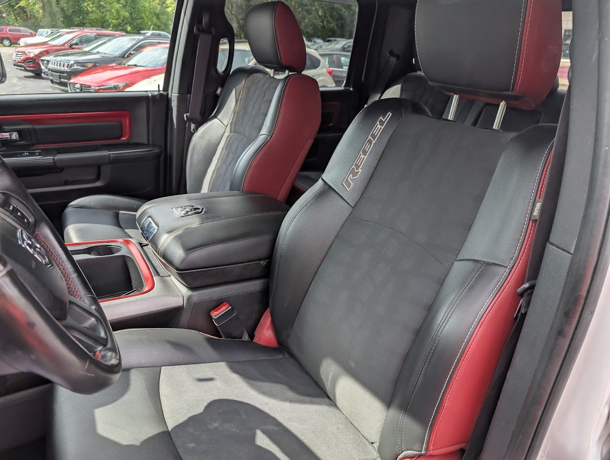 RAM 1500 Rebel Crew Cab SWB 4WD 2016
