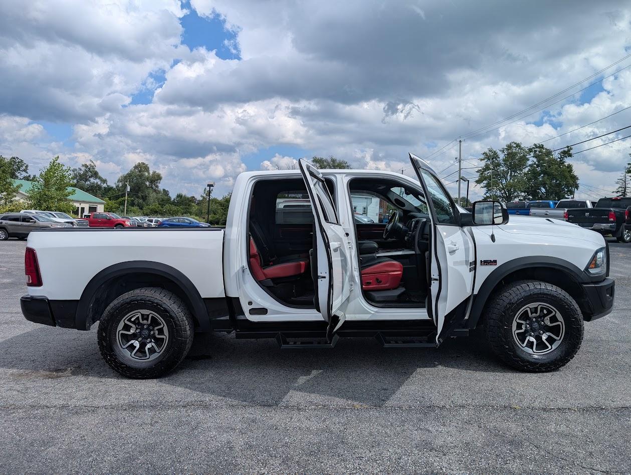 RAM 1500 Rebel Crew Cab SWB 4WD 2016