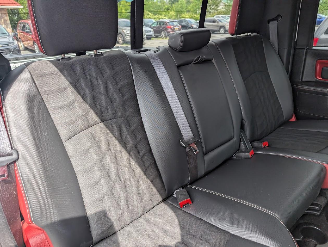 RAM 1500 Rebel Crew Cab SWB 4WD 2016
