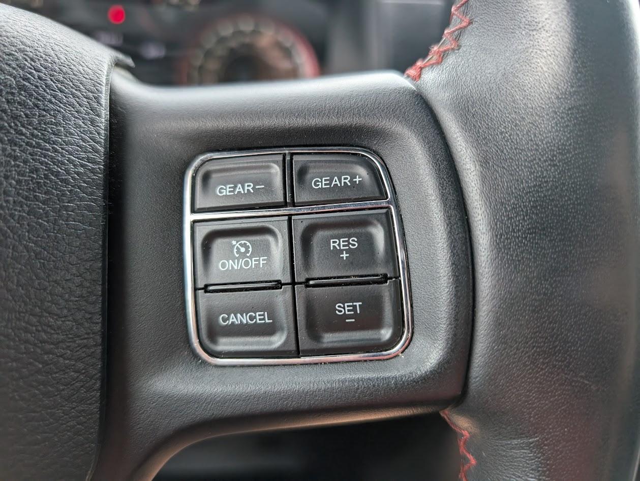 RAM 1500 Rebel Crew Cab SWB 4WD 2016