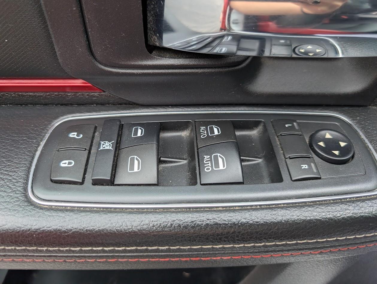 RAM 1500 Rebel Crew Cab SWB 4WD 2016