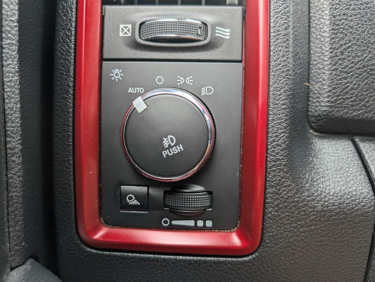 RAM 1500 Rebel Crew Cab SWB 4WD 2016