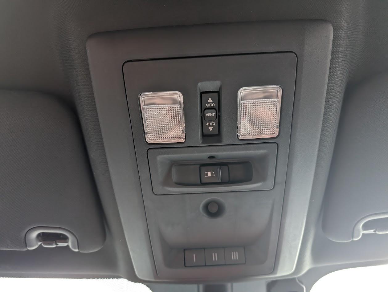 RAM 1500 Rebel Crew Cab SWB 4WD 2016