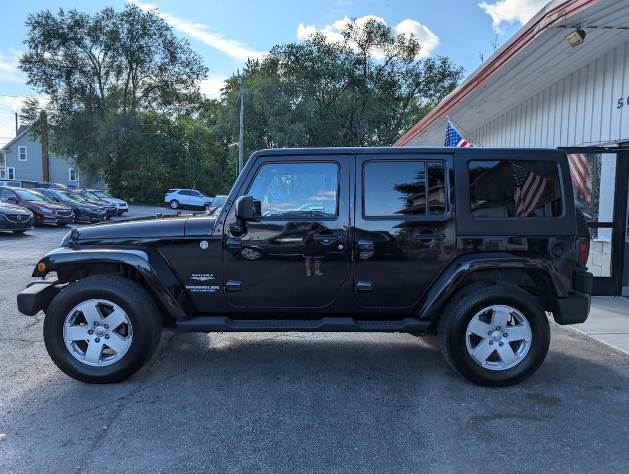 Jeep Wrangler Unlimited Sahara 4WD 2011