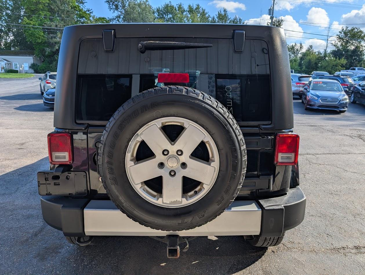 Jeep Wrangler Unlimited Sahara 4WD 2011