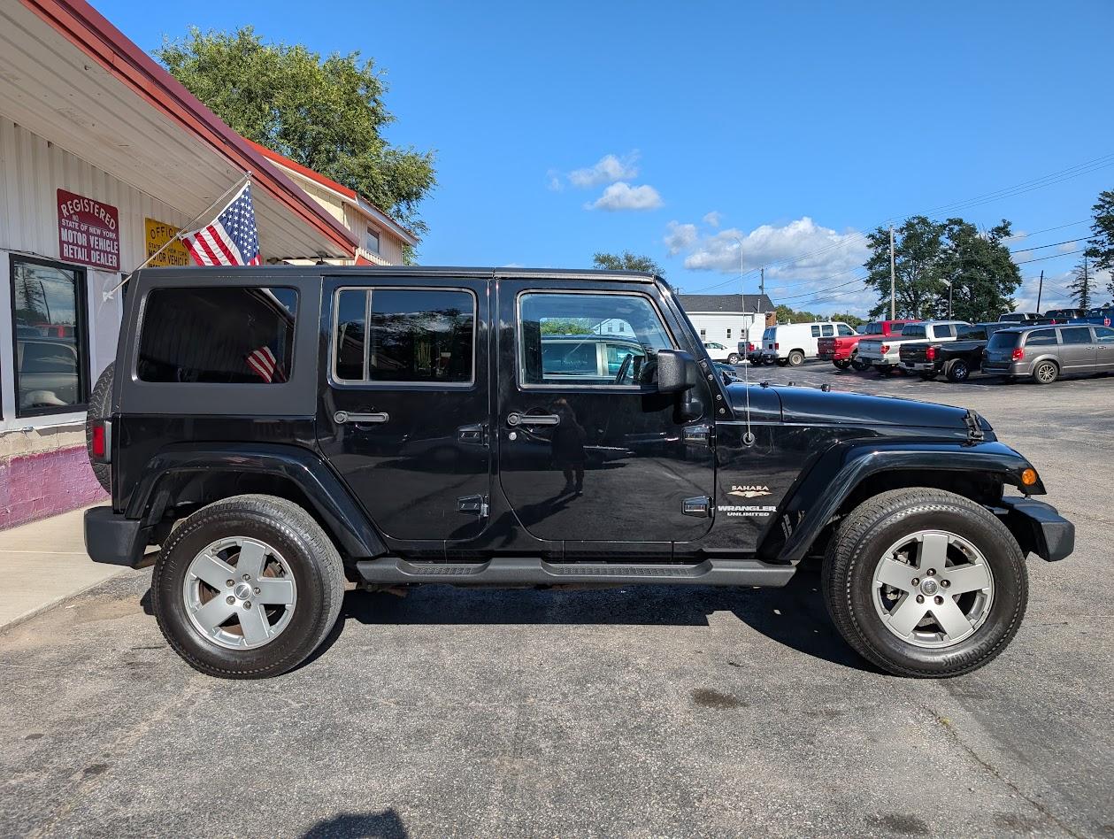 Jeep Wrangler Unlimited Sahara 4WD 2011