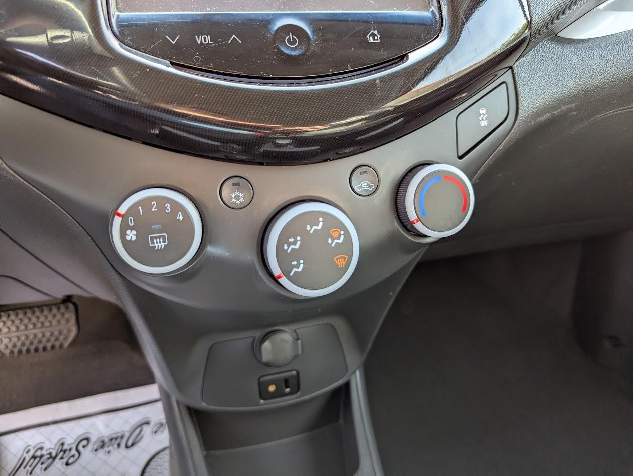 Chevrolet Spark 1LT CVT 2015