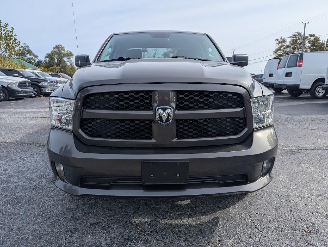 RAM 1500 Tradesman Quad Cab 4WD 2017