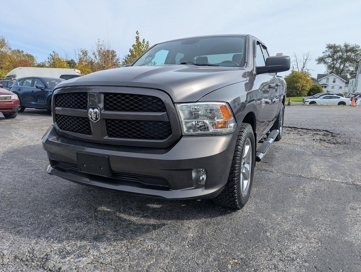 RAM 1500 Tradesman Quad Cab 4WD 2017