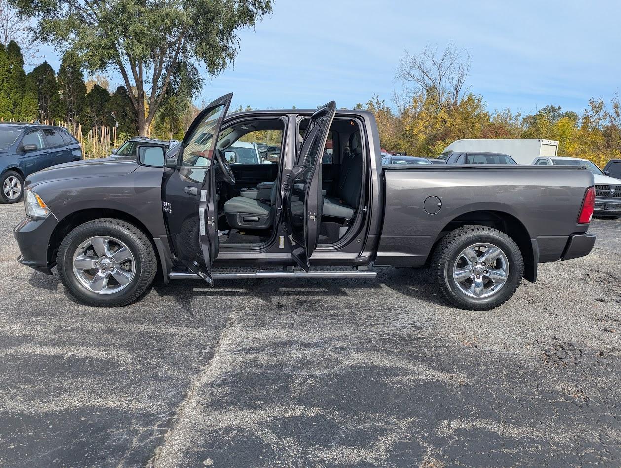 RAM 1500 Tradesman Quad Cab 4WD 2017