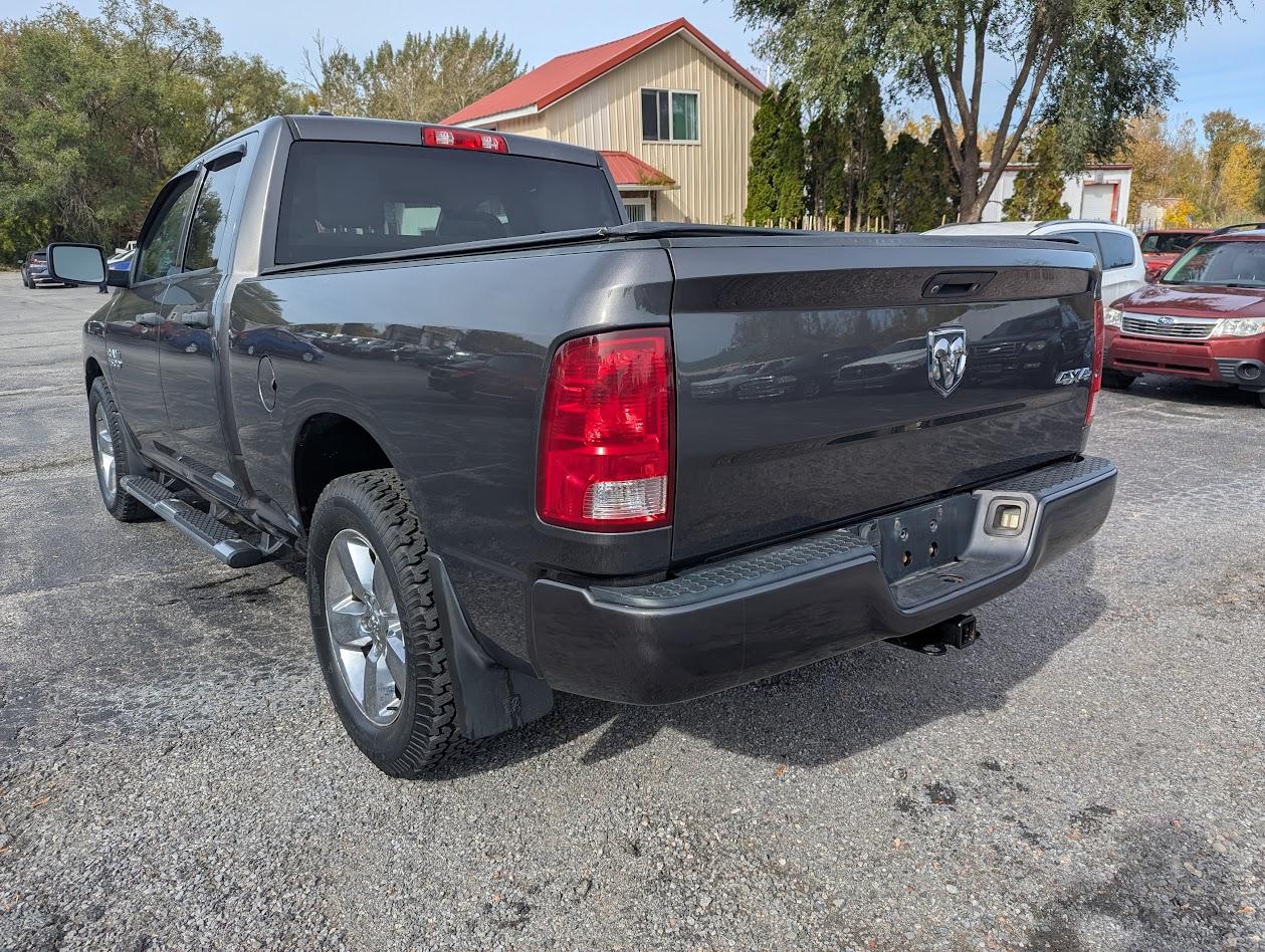 RAM 1500 Tradesman Quad Cab 4WD 2017