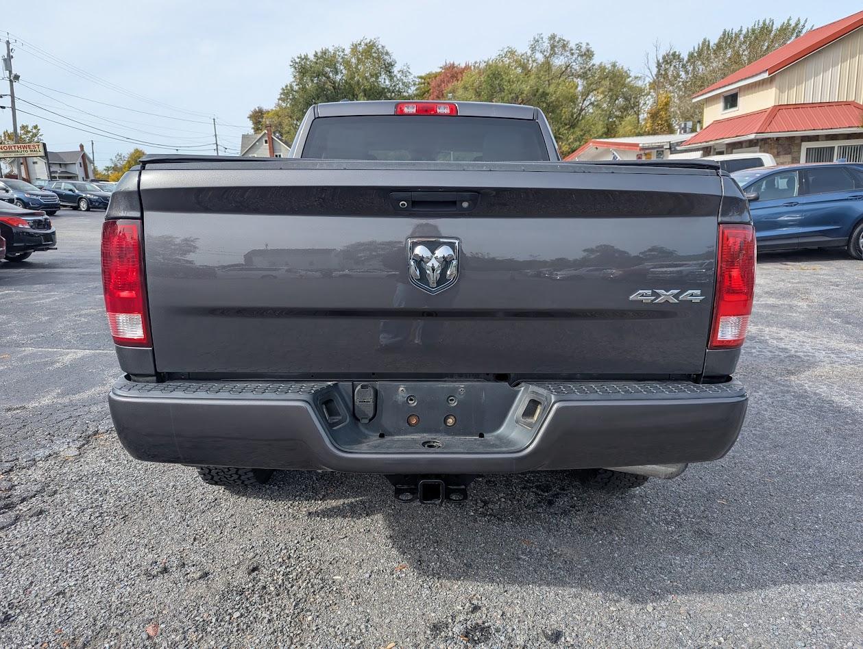 RAM 1500 Tradesman Quad Cab 4WD 2017