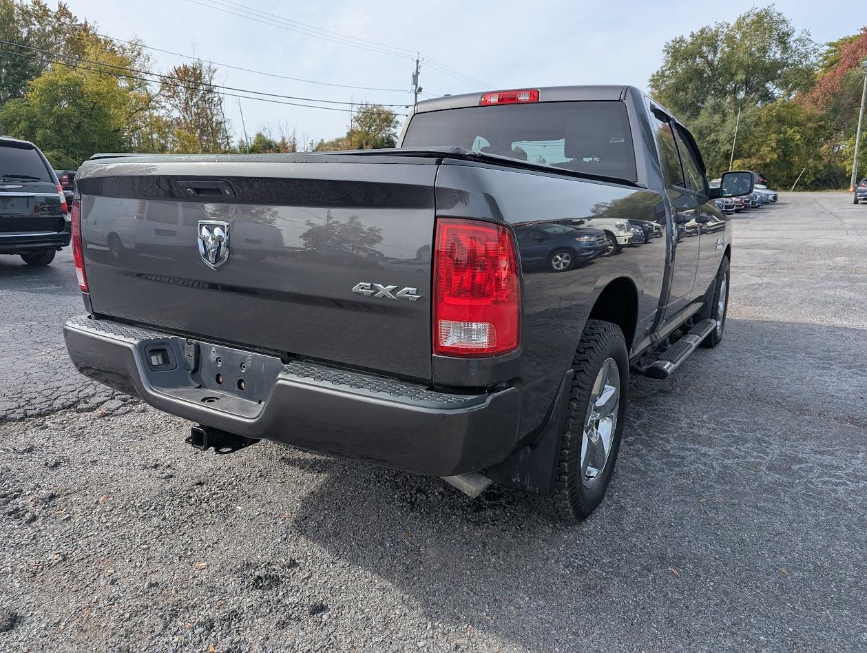 RAM 1500 Tradesman Quad Cab 4WD 2017