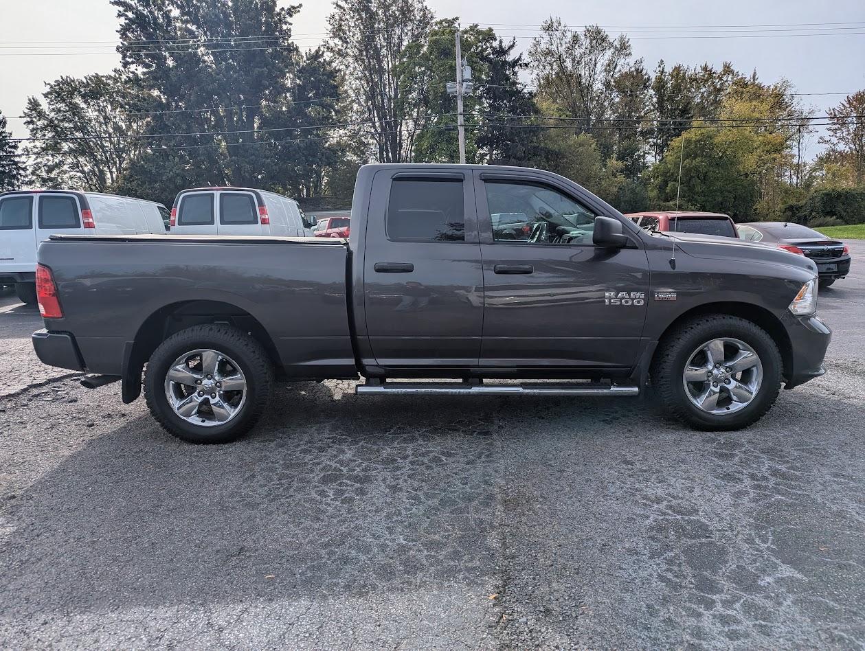 RAM 1500 Tradesman Quad Cab 4WD 2017