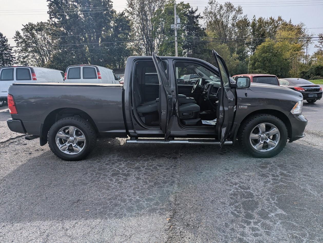 RAM 1500 Tradesman Quad Cab 4WD 2017
