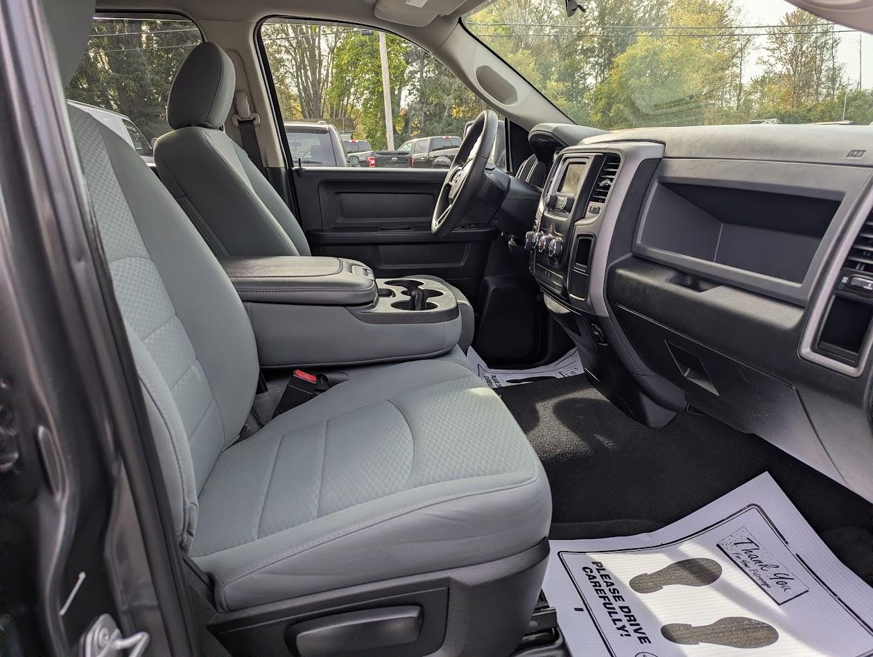 RAM 1500 Tradesman Quad Cab 4WD 2017